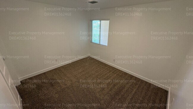 Building Photo - 5 bedroom, 2 bathroom, 3 car garage located near Taft Hwy/ Chevalier Rd