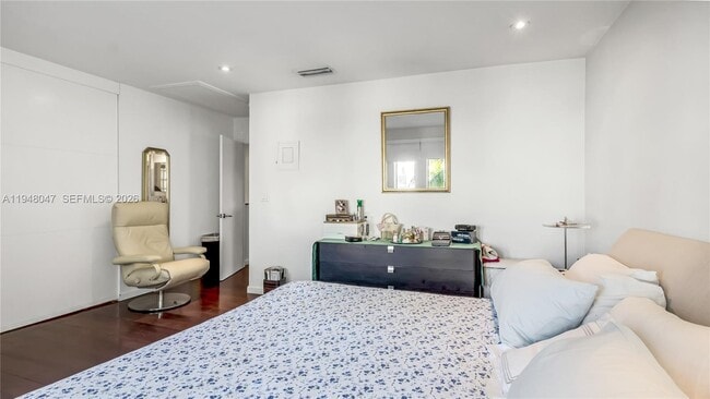 Building Photo - 10090 Bay Harbor Terrace