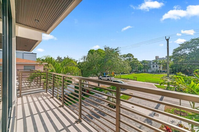 Building Photo - 1812 Miami Rd