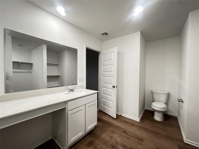 Building Photo - 620 SW 11th St