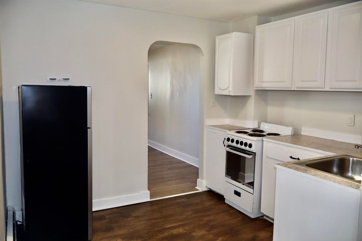 Building Photo - 39 Mead, 1