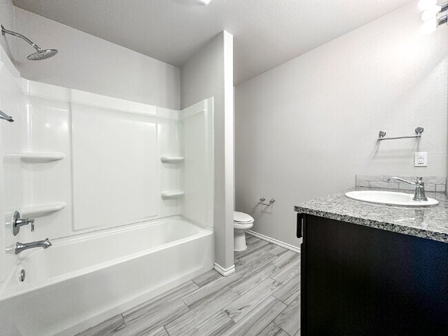 Building Photo - Beautiful Home in Upland Crossing!