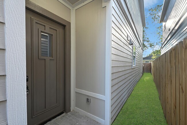 Building Photo - 2116 Sam Wilson St