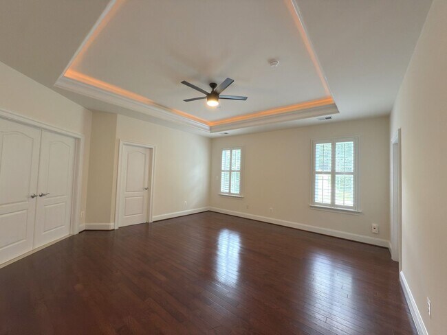 Building Photo - Spacious 4 Bed 5.5 Bath Home in Annandale,...