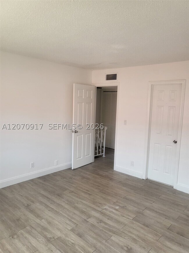 Building Photo - 2554 NW 52nd Ave