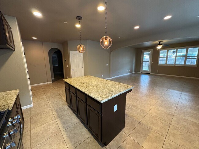 Building Photo - SE Visalia home coming soon!