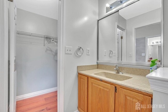 Building Photo - 10 Sawgrass Ct