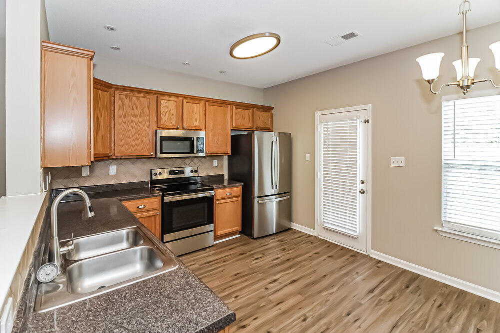 Building Photo - 9864 White Poplar Dr