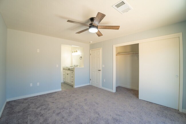 Building Photo - Stunning Fully Remodeled Home for Rent – M...