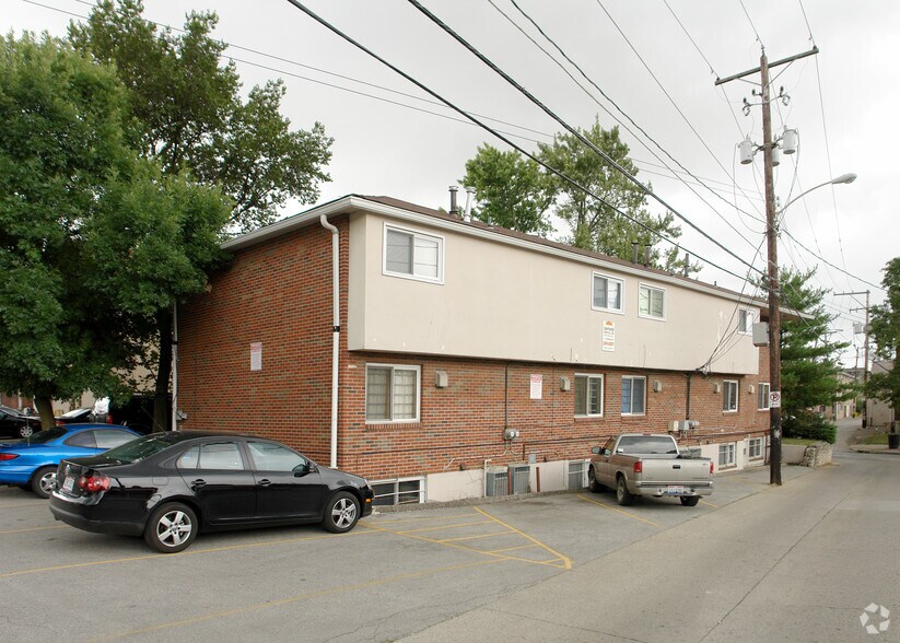 Primary Photo - 28-43 E 18th Ave