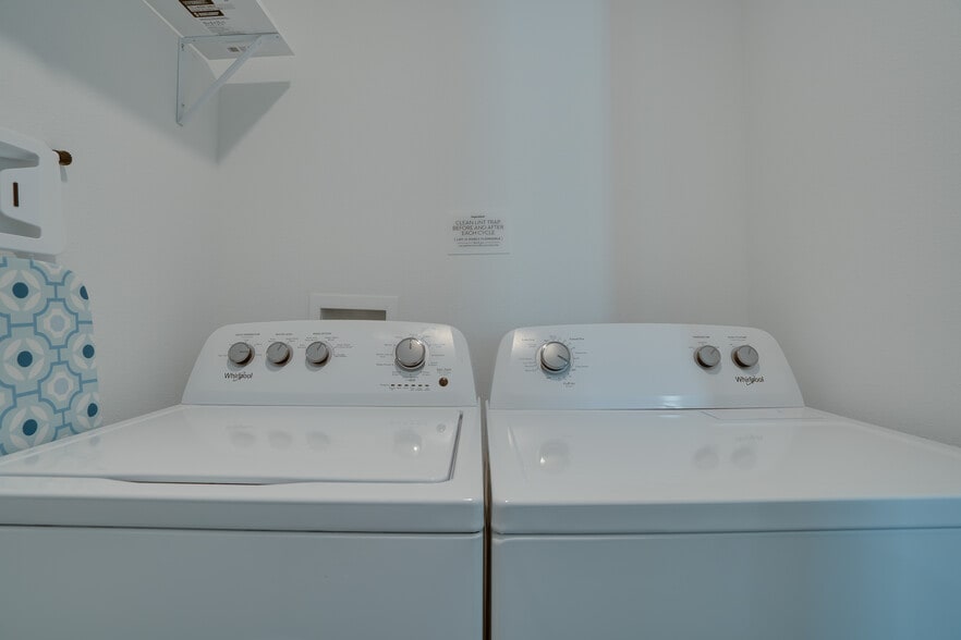 Building Photo - 17 Evermore Ct