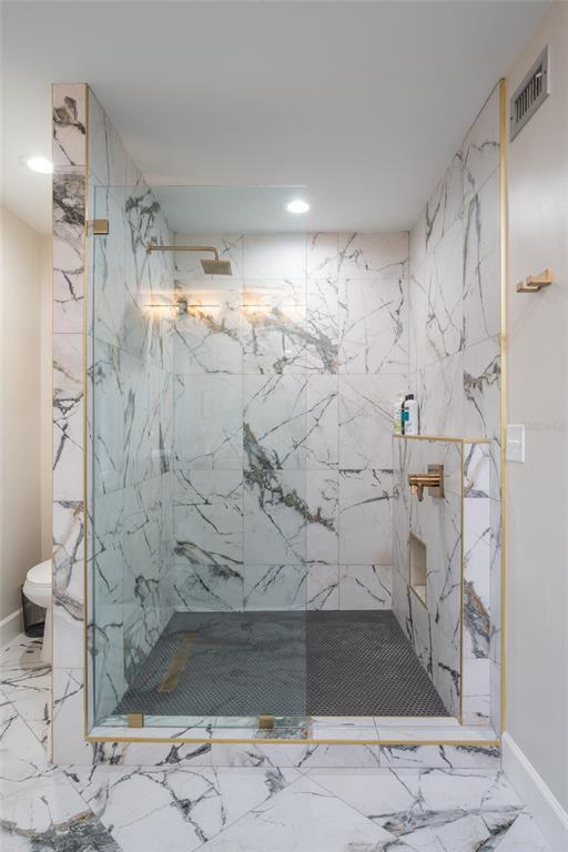 Building Photo - 5005 Canterbury Dr