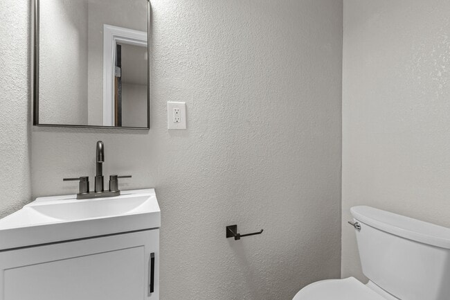 Building Photo - 1408 Quiet Ct