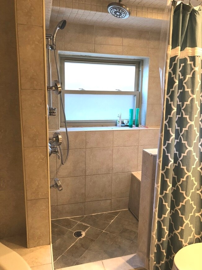 Building Photo - 9529 N Kenneth Ave