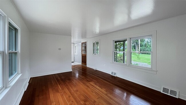 Building Photo - 1704 NY-9D