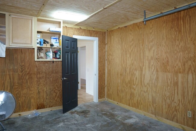 Building Photo - 3BR Home in Shell Point – Sunroom | Garage | Prime Location