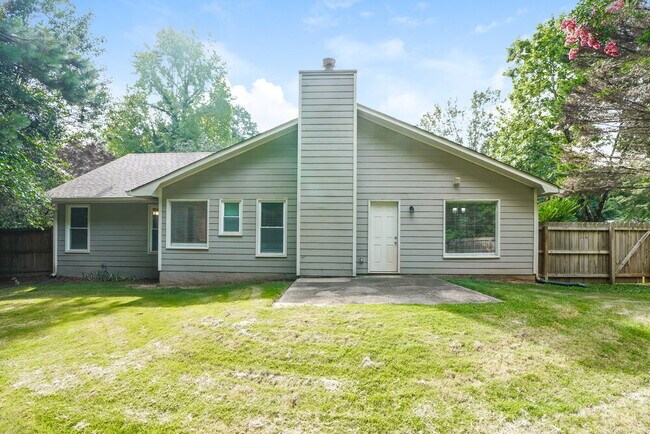 Building Photo - 35 Riverside Ct