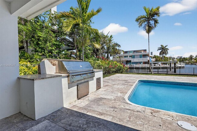 Building Photo - 607 Layne Blvd