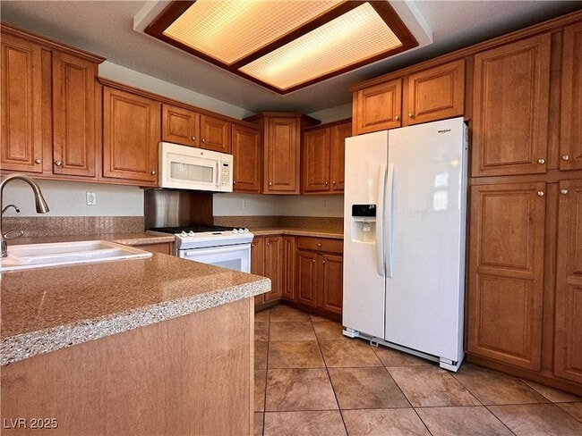 Building Photo - 2053 Smoketree Village Cir