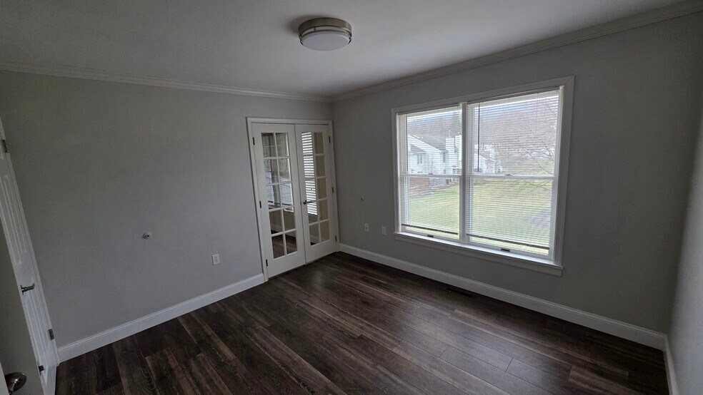 Building Photo - 4296 Wimbledon Dr