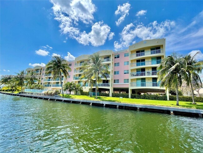 Building Photo - 201 Golden Isles Dr