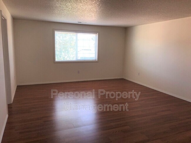 Building Photo - 4026 NE 165th Pl