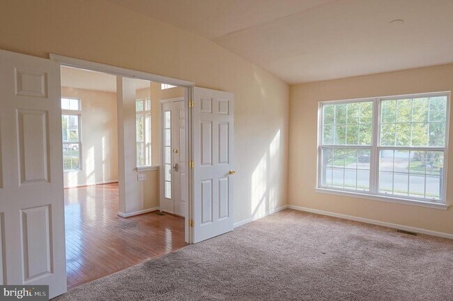 Building Photo - 106 Europa Blvd