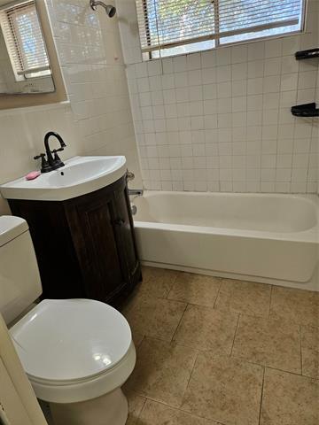 Building Photo - 1811 Belden St