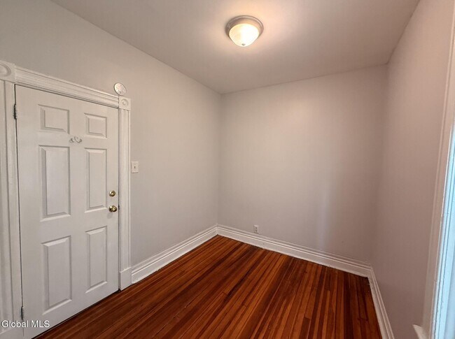 Building Photo - 531 Hamilton St