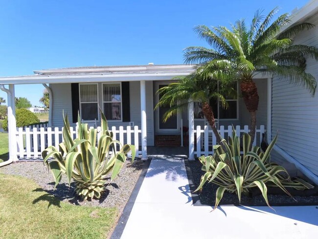 Building Photo - 5626 Swan Lake Dr