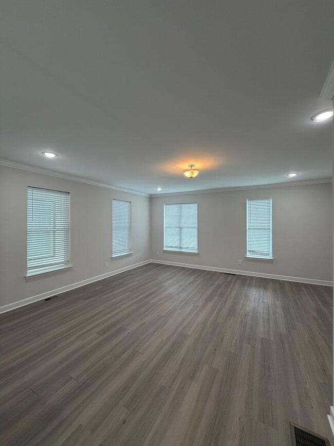 Building Photo - BRAND NEW TOWNHOMES AVALIABLE NOW