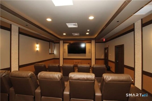 Building Photo - 414 Center Meadow Ln