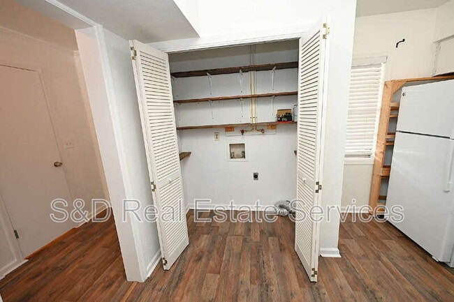 Building Photo - 2249 9th St SE