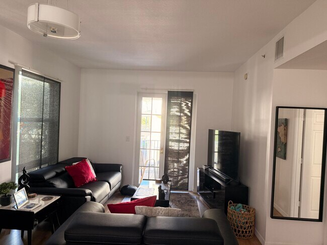 Building Photo - 1200 Town Center Dr