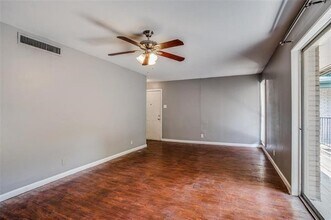 Building Photo - 982 S Weatherred Dr