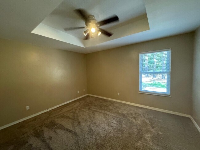 Building Photo - 64 Hampton Cir