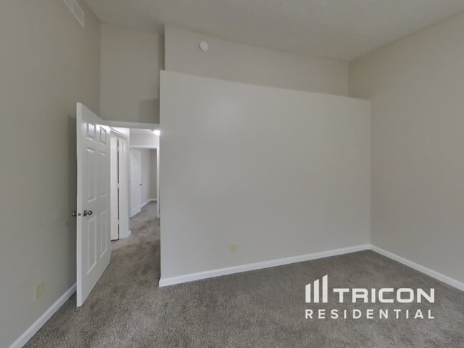Building Photo - 5317 Mesa Verde Dr