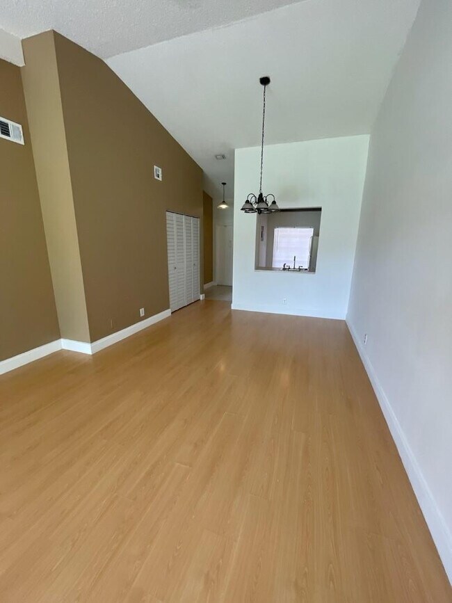 Building Photo - 2363 SW 15th St