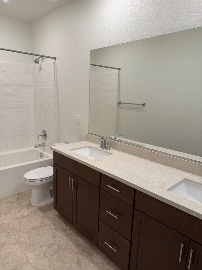 Building Photo - Lovely 4 Bedroom Home With Easy Landscaping And Beautiful Interior