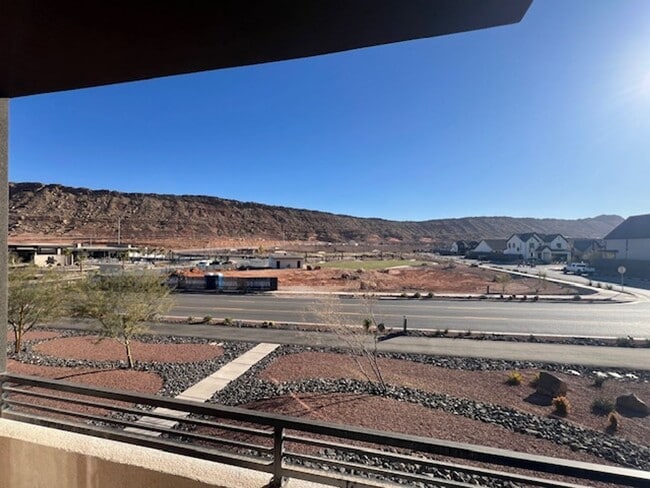 Building Photo - Flexible lease terms!