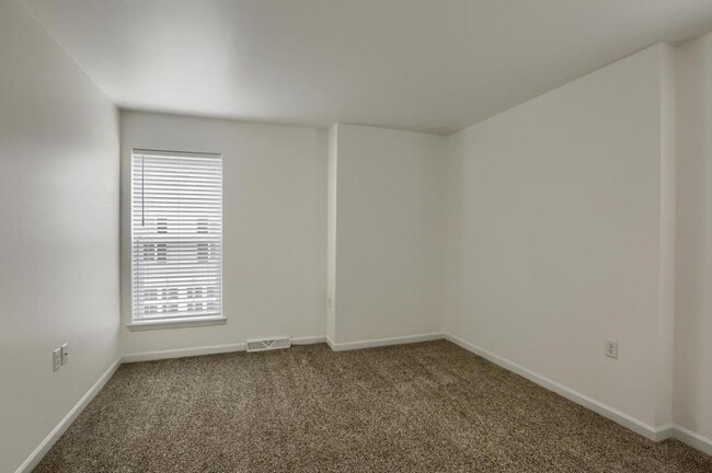 Building Photo - 3030 Meridian Cmns