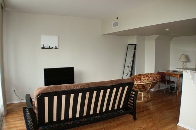 Building Photo - 61 W 15th St