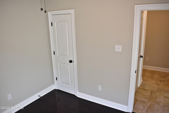 Building Photo - 421 Berg Ct