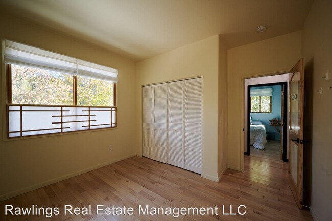 Building Photo - 2 br, 1 bath House - 221 Azalea Road E