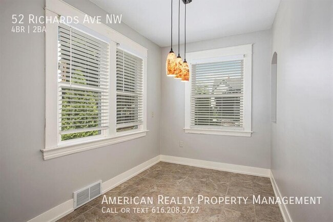 Building Photo - 52 Richards Ave NW