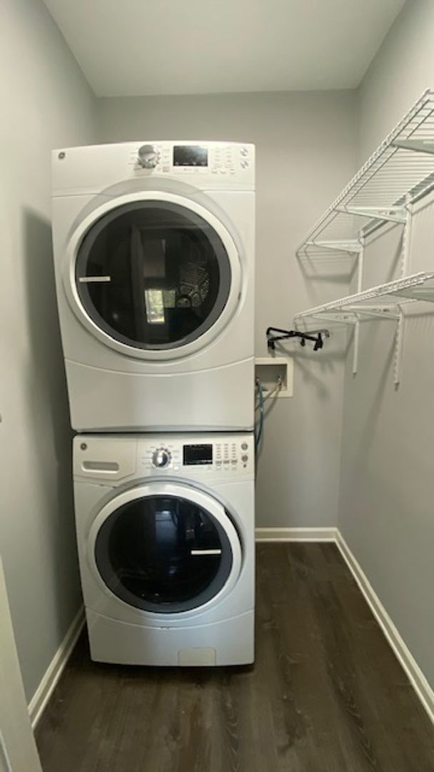 Building Photo - Beautiful 2/2 Condo Fully Remodeled!! A Must See to Appreciate!!