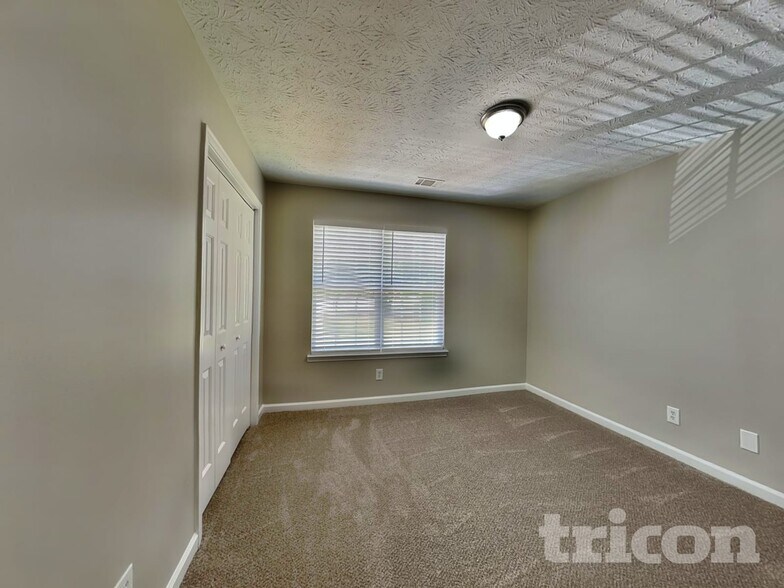 Building Photo - 760 Country Lake Ct