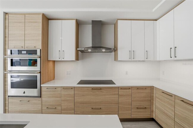 Building Photo - 301 1st St S