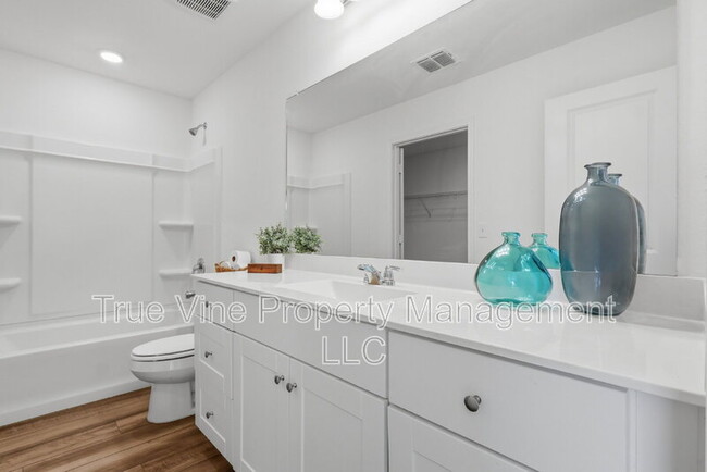 Building Photo - 14523 Bonito Loop
