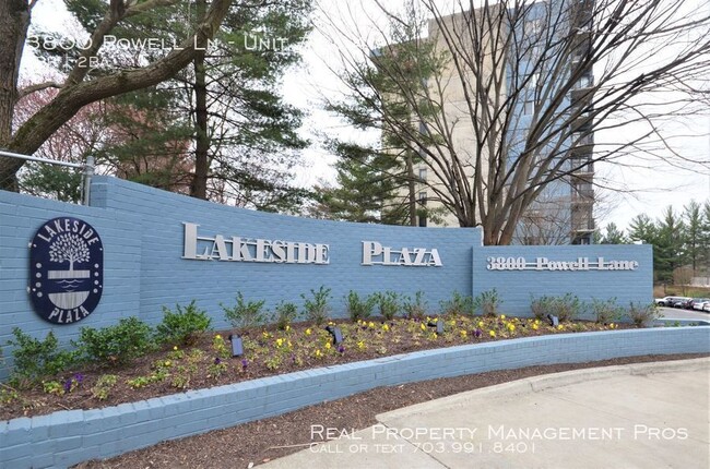 Primary Photo - Spacious Condo in Peaceful Lakeside Plaza!
